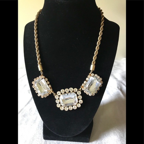 Betsey Johnson Jewelry - 2️⃣0️⃣2️⃣0️⃣ SALE🎉 BETSEY JOHNSON NECKLACE EUC